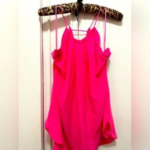 Trina Turk 100% silk hot pink summer top 🩷💕